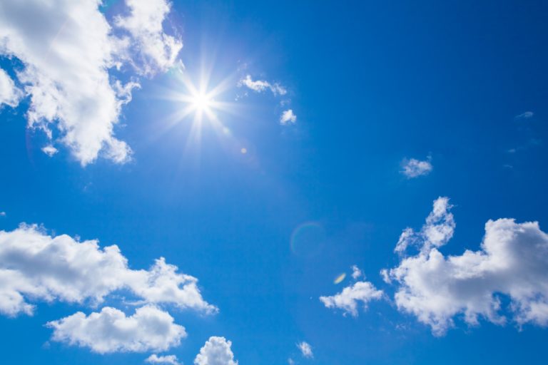 sun clouds blue sky 14641020076aM 768x512 1